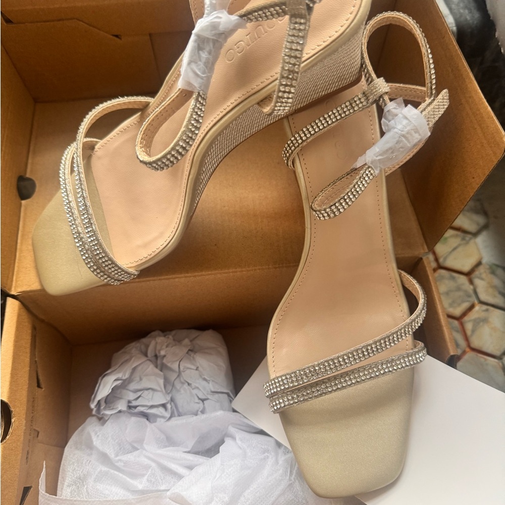 Elegant Beige Sandals with Rhinestone Accents